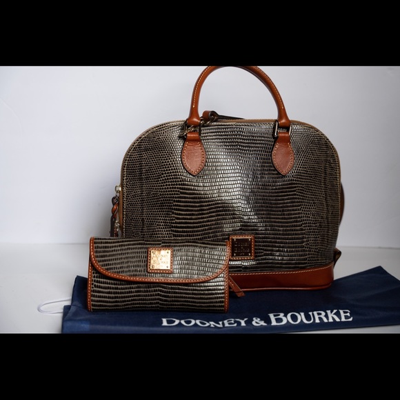 Dooney and Bourke handbag with wallet and dust bag - Picture 3 of 11